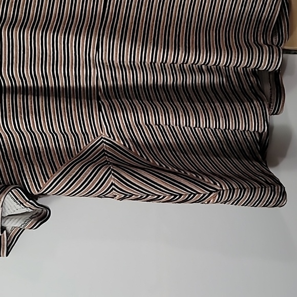 Woman's Talbots 1X Short Sleeve Top, Zipper in Back, Preloved Tan Black pinstrip - Picture 4 of 13